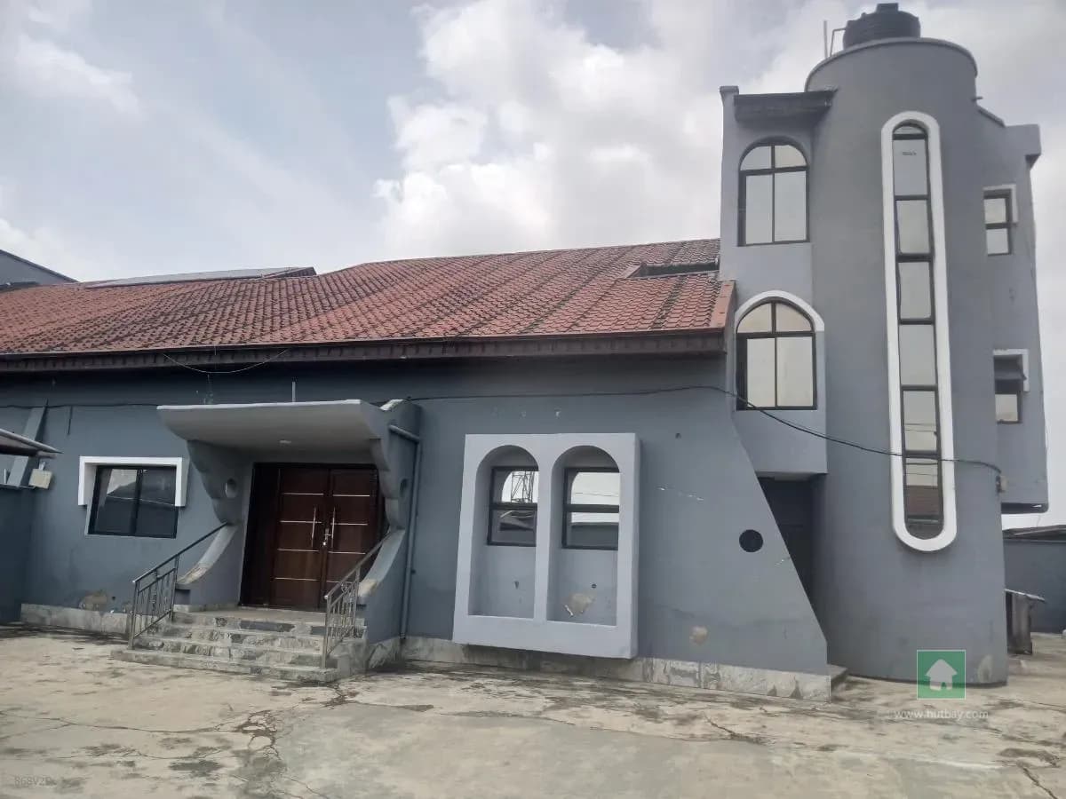 Spacious Semi-Detached Property in Ikotun, Lagos with 7 Bedrooms
