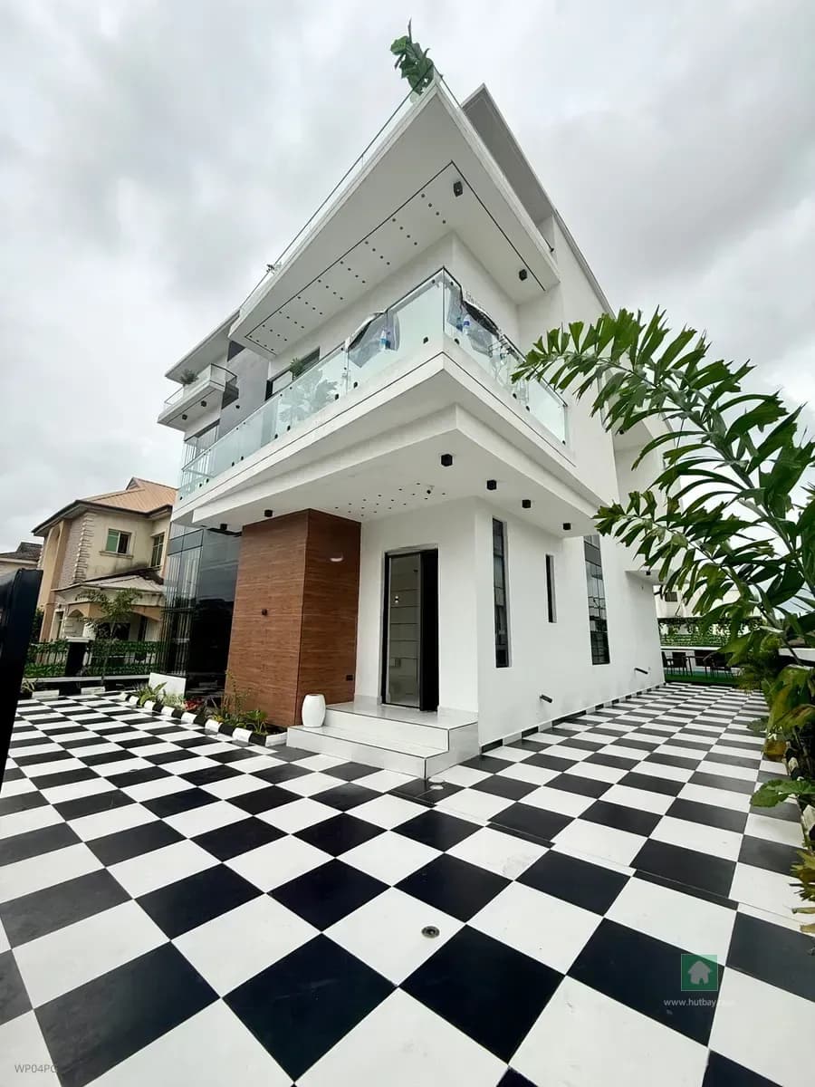 Spacious Detached 5-Bedroom Home in Sangotedo, Ajah, Lagos