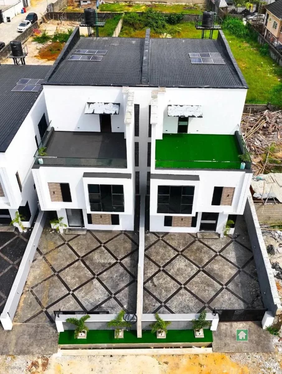 Detached 5 Bedroom Penthouse Duplex in Sangotedo, Lagos