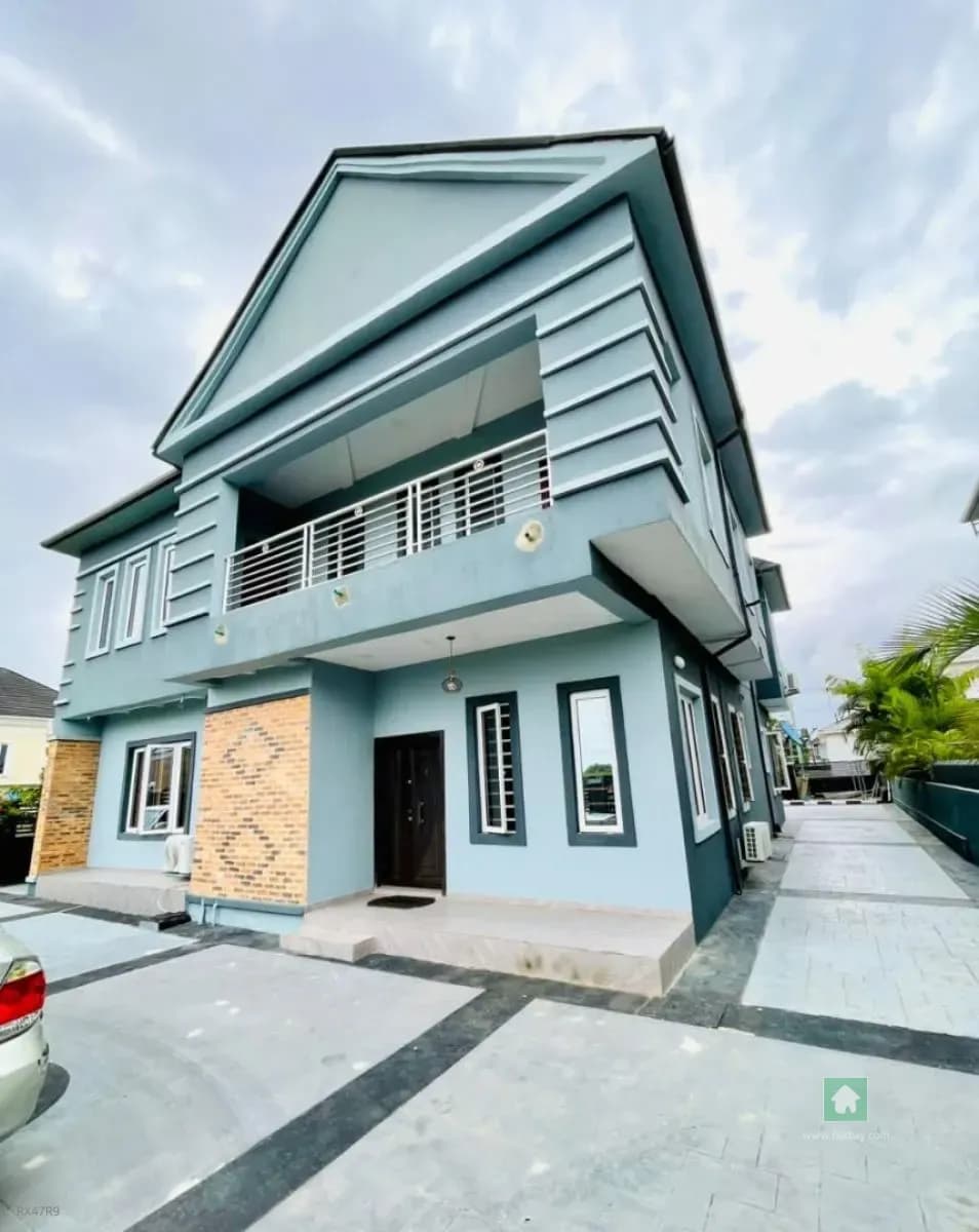 5-Bedroom Detached Duplex with BQ in Sangotedo, Ajah