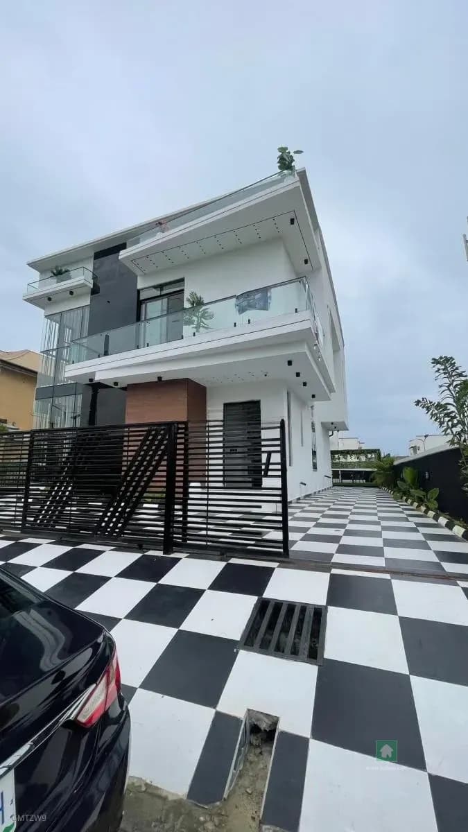Impressive 5-Bedroom Detached Duplex in Sangotedo, Ajah, Lagos