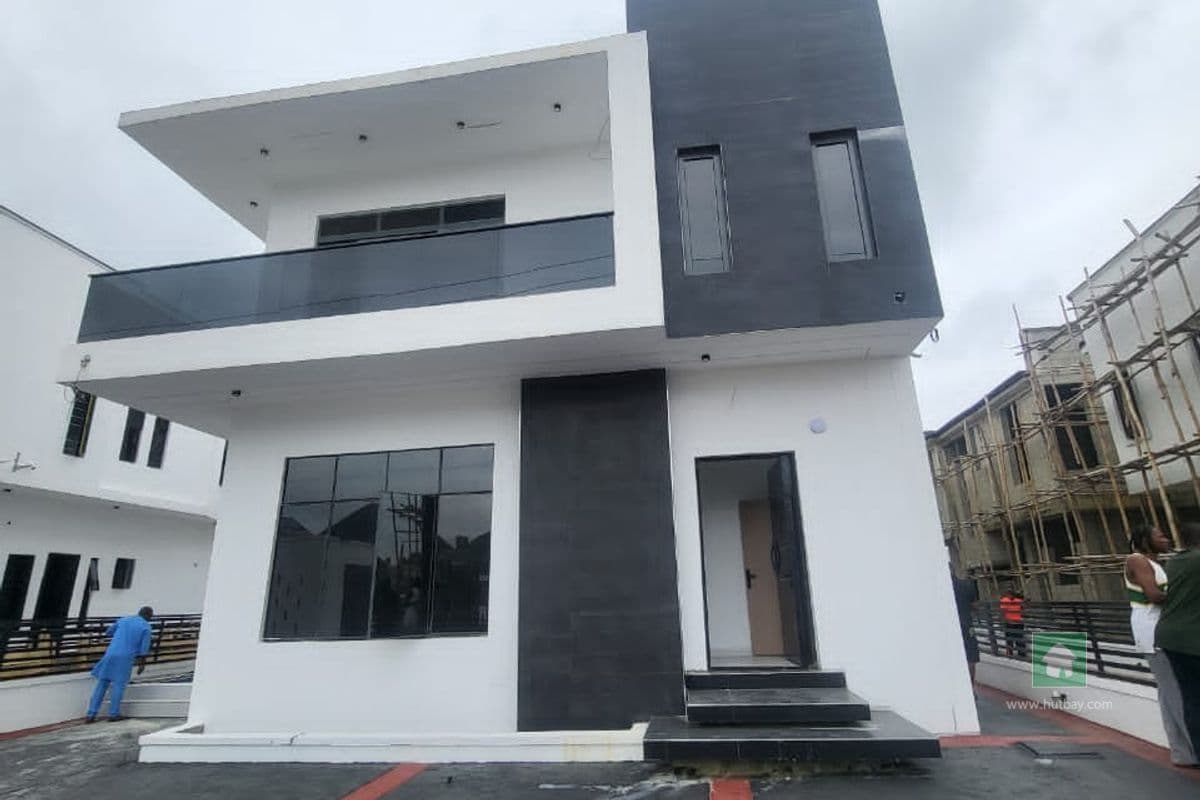 newly built 4bed with swimming pool