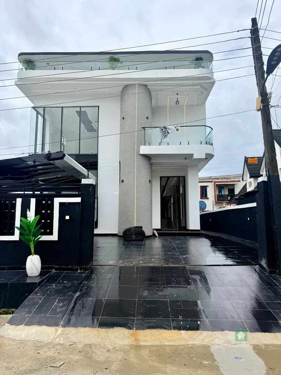 Spacious 5-Bedroom Detached Home in Sangotedo, Ajah, Lagos