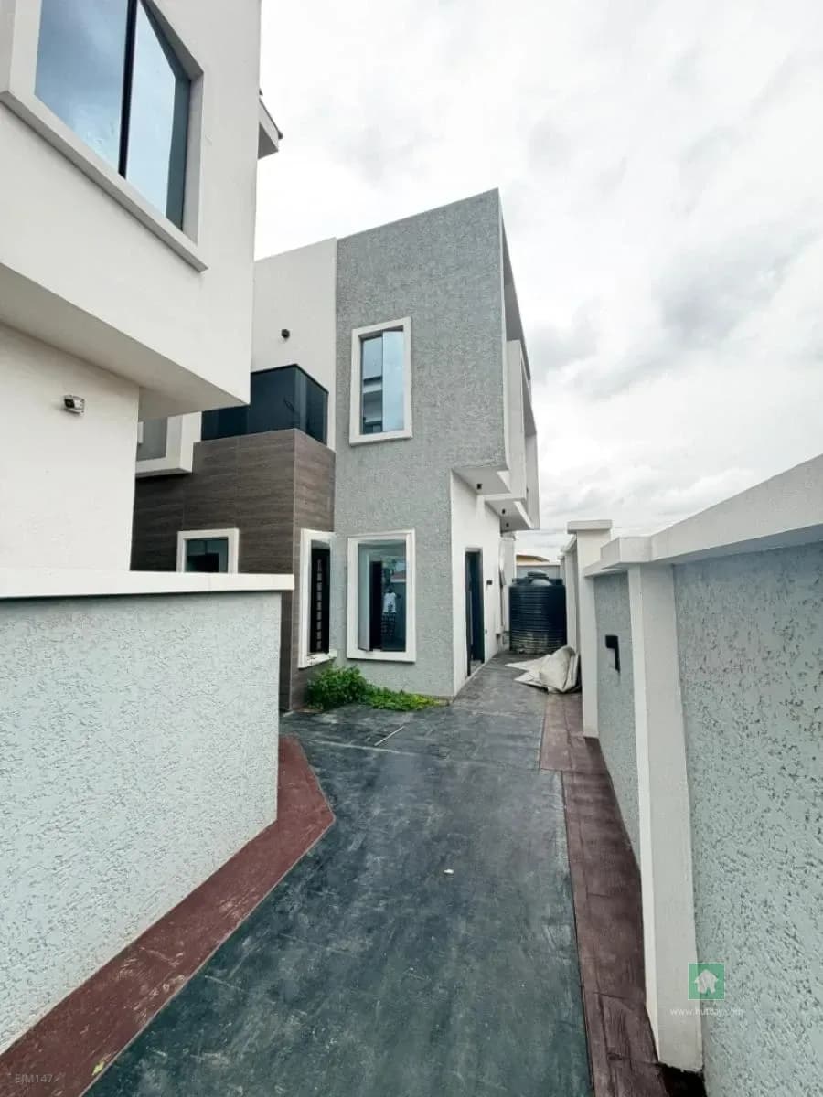 Spacious Detached 4-Bedroom House in Ogba, Ikeja, Lagos