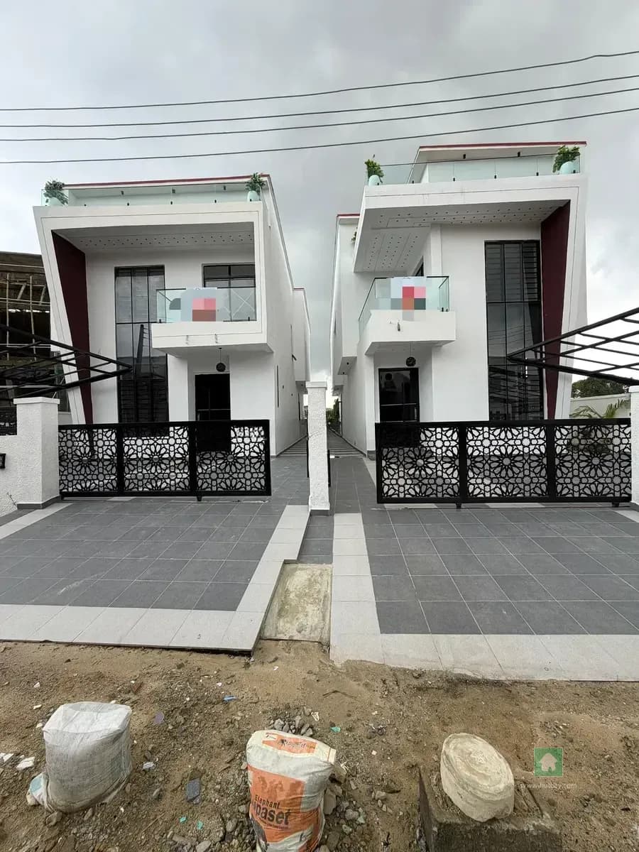 Detached 4-Bedroom House with Swimming Pool in Sangotedo, Ajah