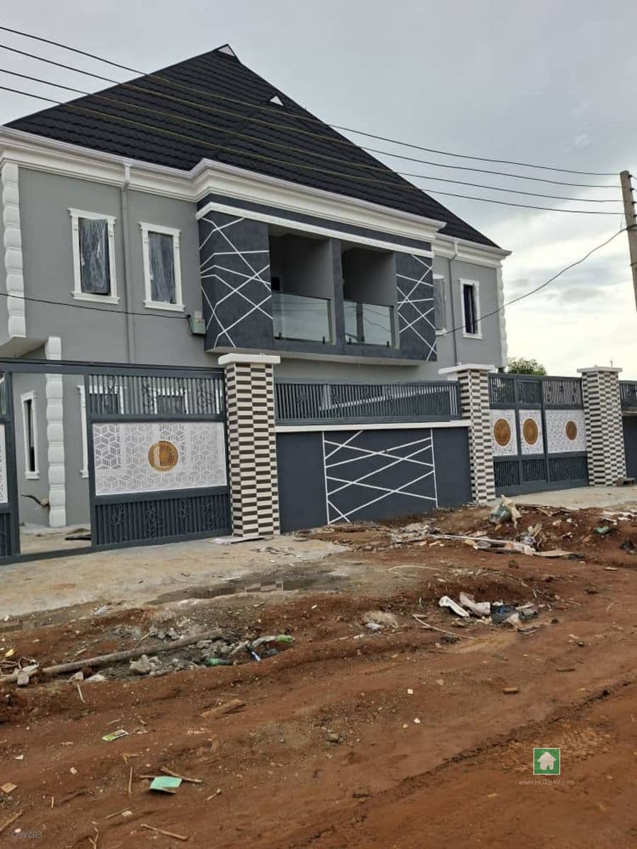 luxurious newly built 4 bedroom duplex