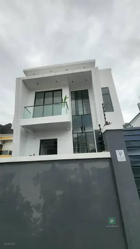 Spacious Detached Duplex with 5 Bedrooms in Sangotedo, Lagos