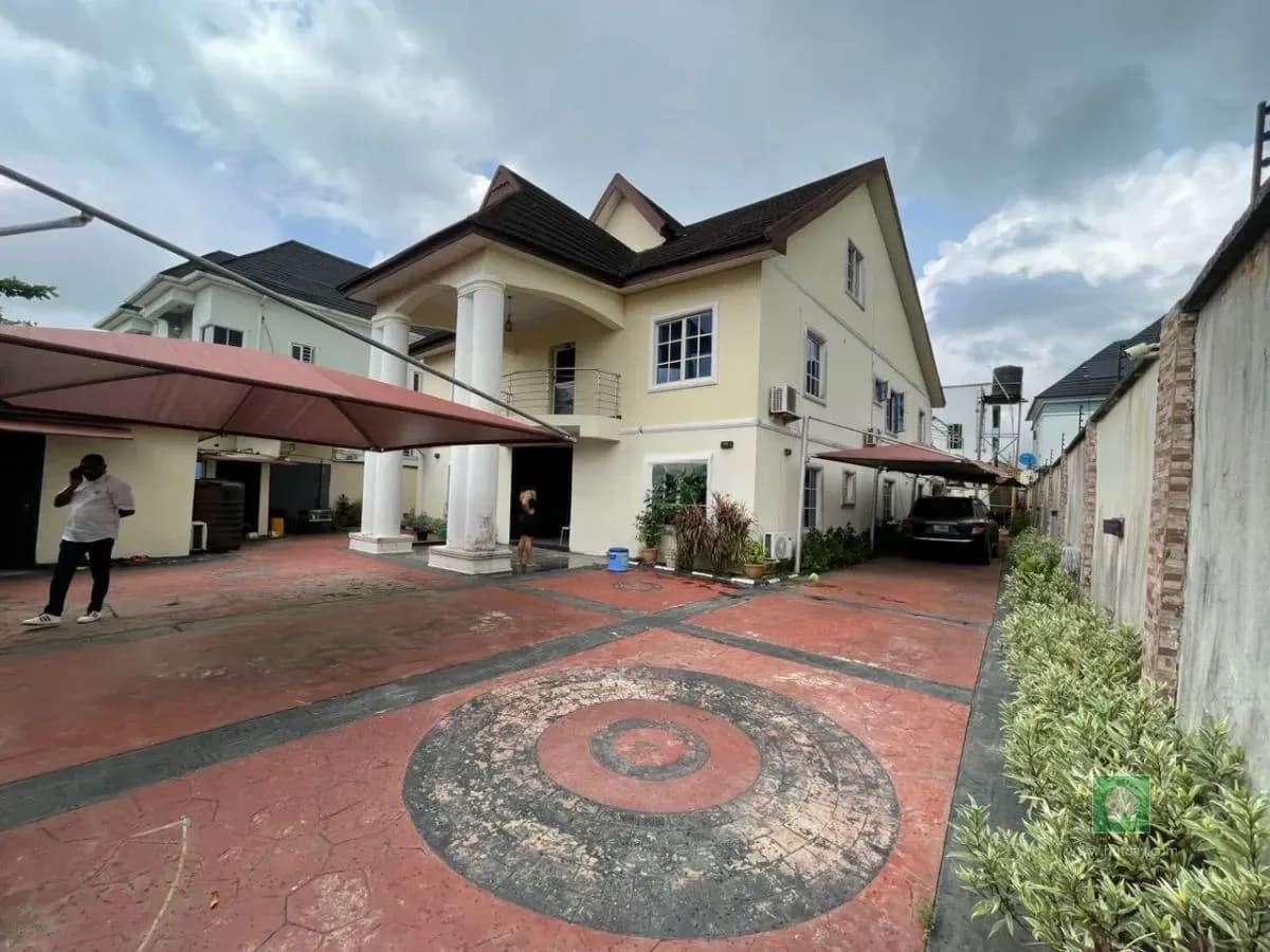 Spacious Detached House in Sangotedo with Modern Amenities