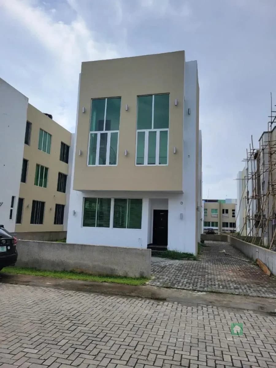 Spacious 4 Bedroom Detached Duplex in Sangotedo, Ajah, Lagos