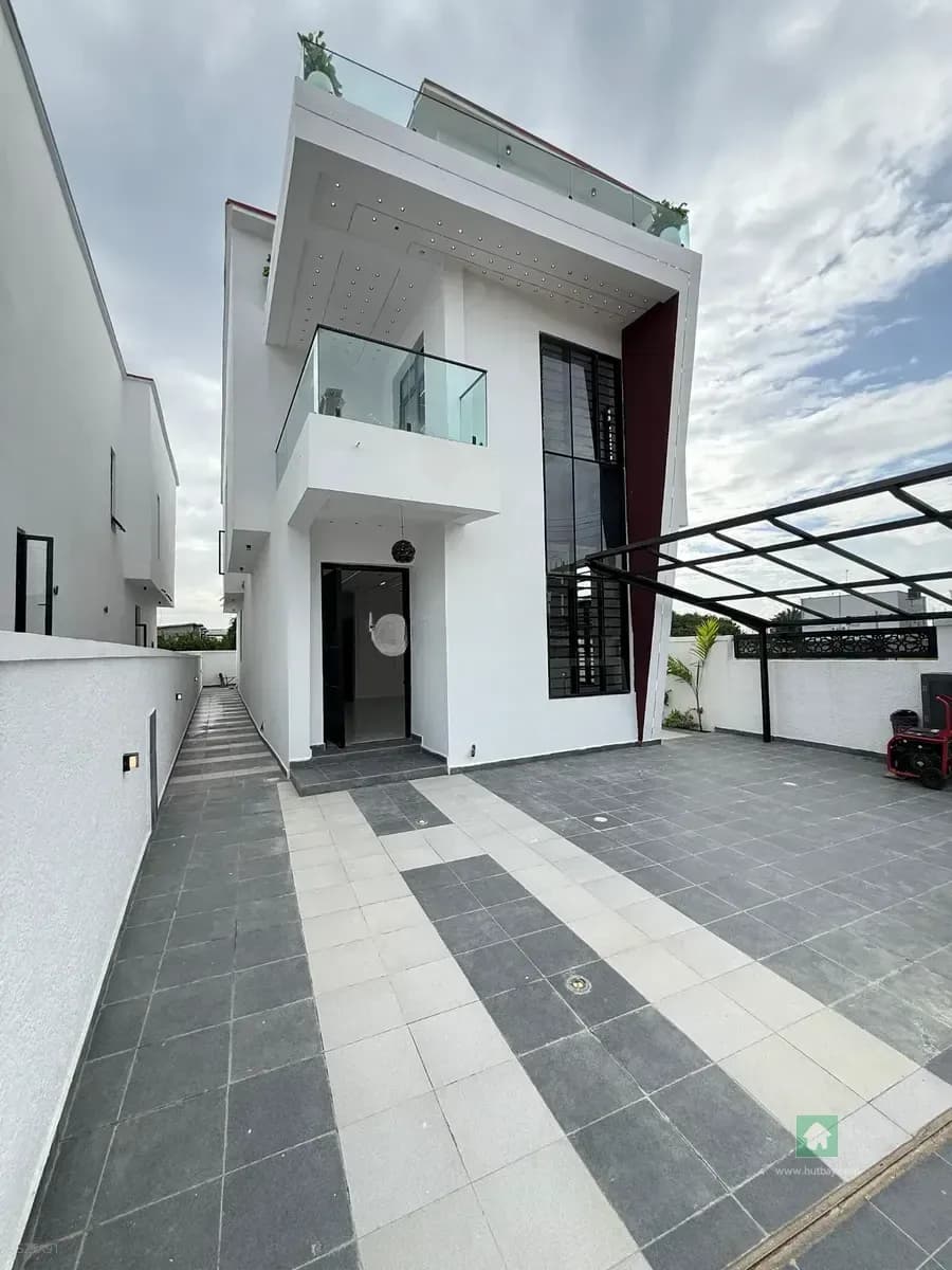 Spacious 5-Bedroom Detached Home with Swimming Pool in Sangotedo, Lagos