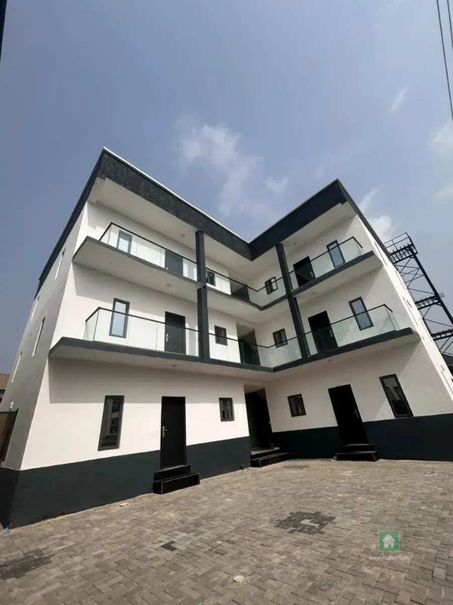Comfortable Mini Flat with Solar Power in Sangotedo, Ajah