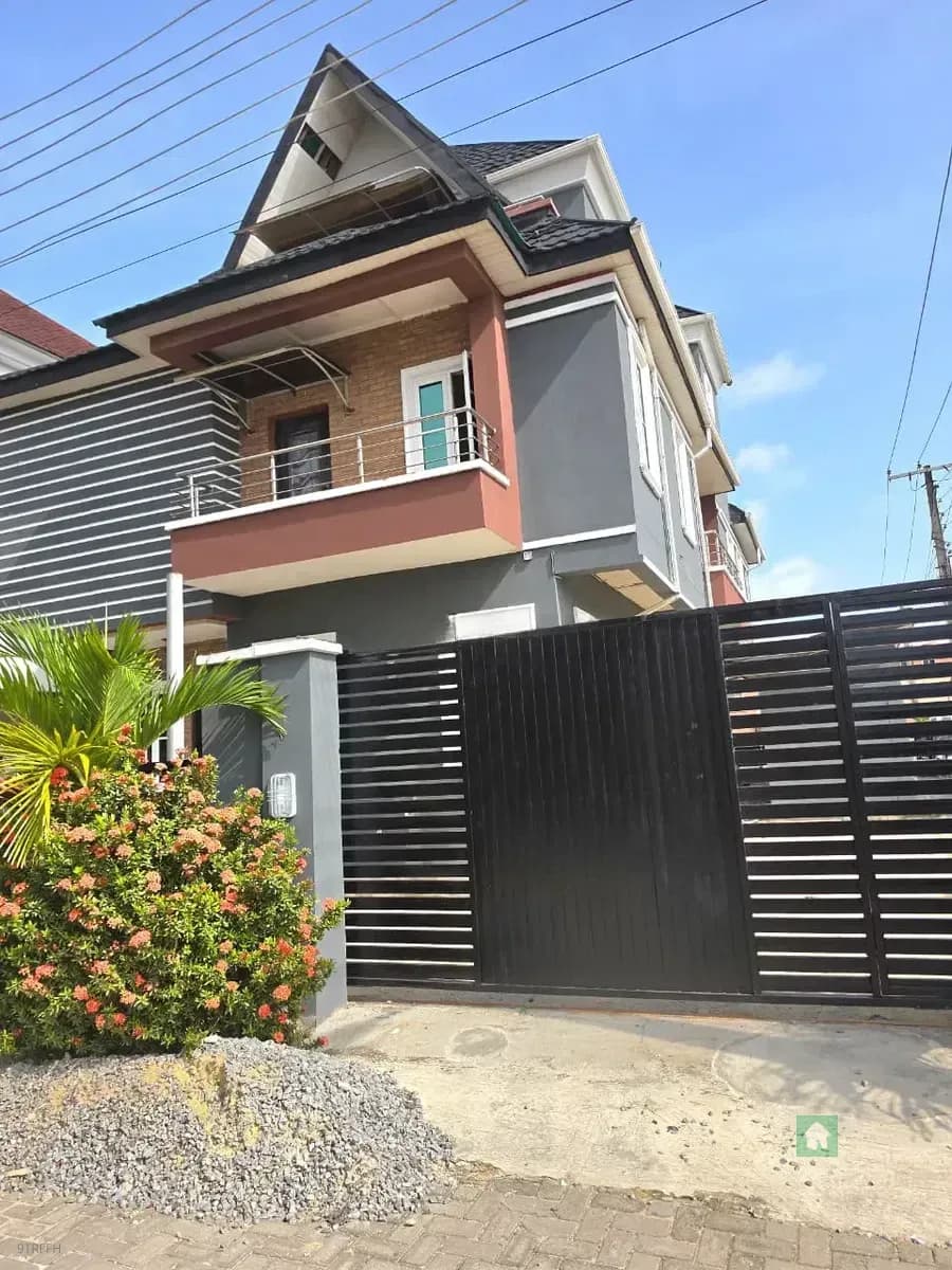 Spacious 5 Bedroom Detached Duplex in Sangotedo, Ajah