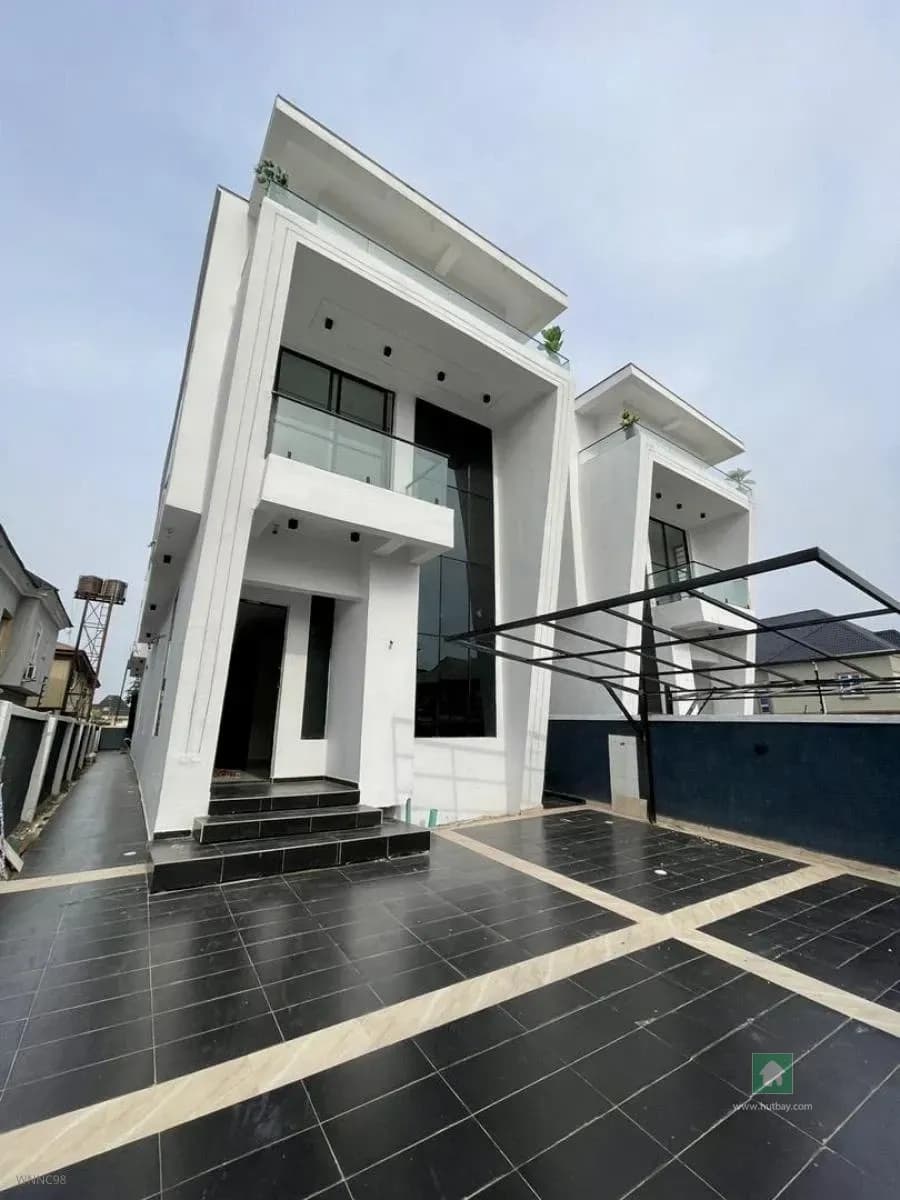 Spacious 5-Bedroom Detached Home in Sangotedo, Ajah