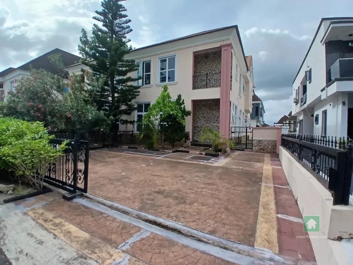 Spacious Semi-Detached Home in Peace Garden Estate, Sangotedo