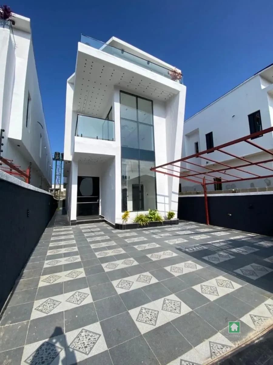 Sophisticated 5-Bedroom Detached House in Sangotedo, Ajah