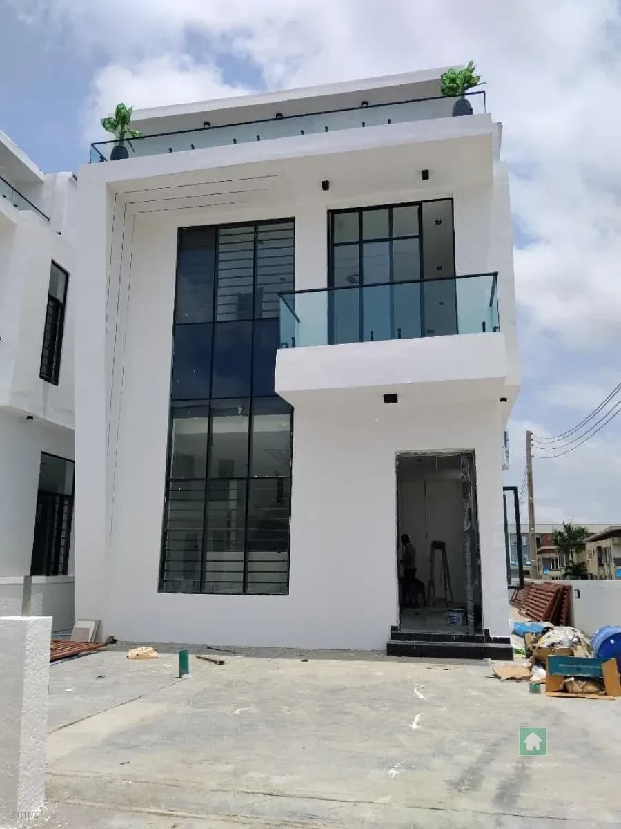 Spacious Detached Duplex with High-End Finishes in Sangotedo, Ajah