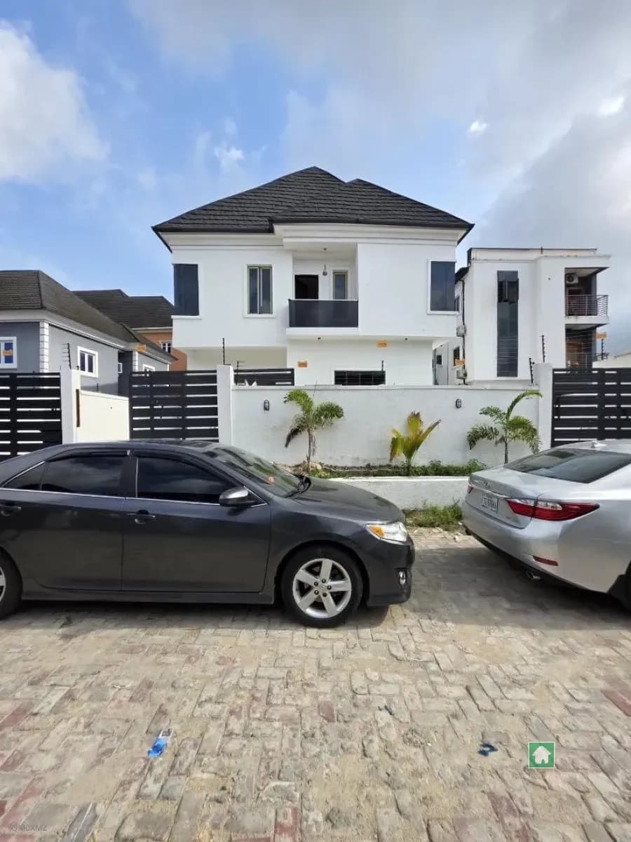 Spacious 5-Bedroom Detached Home in Sangotedo, Lagos