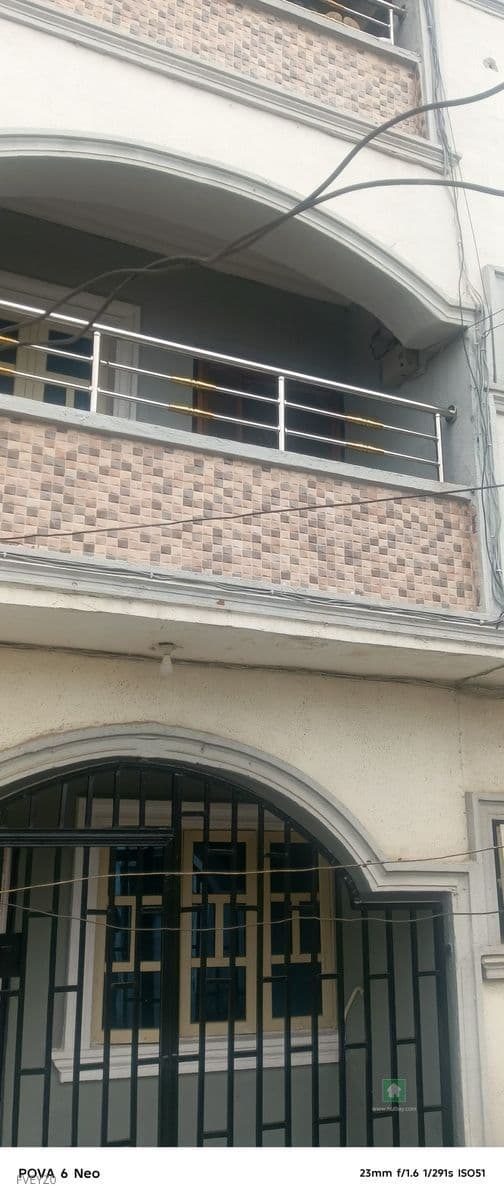 newly renovated 3 bedroom flat