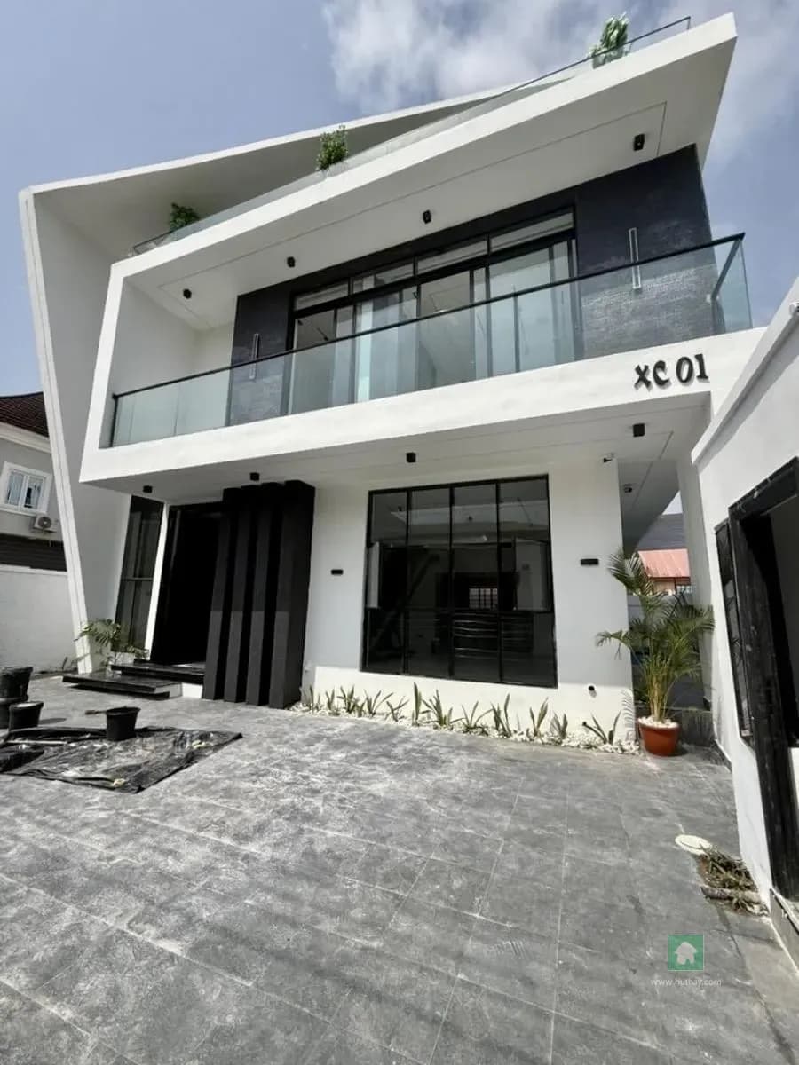 Spacious 5-Bedroom Detached House in Sangotedo, Ajah, Lagos
