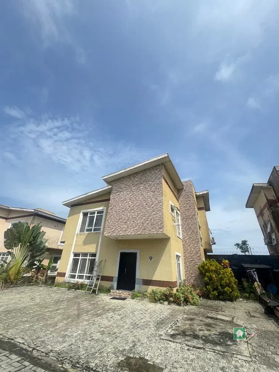 Spacious 4-Bedroom Detached Home in Sangotedo