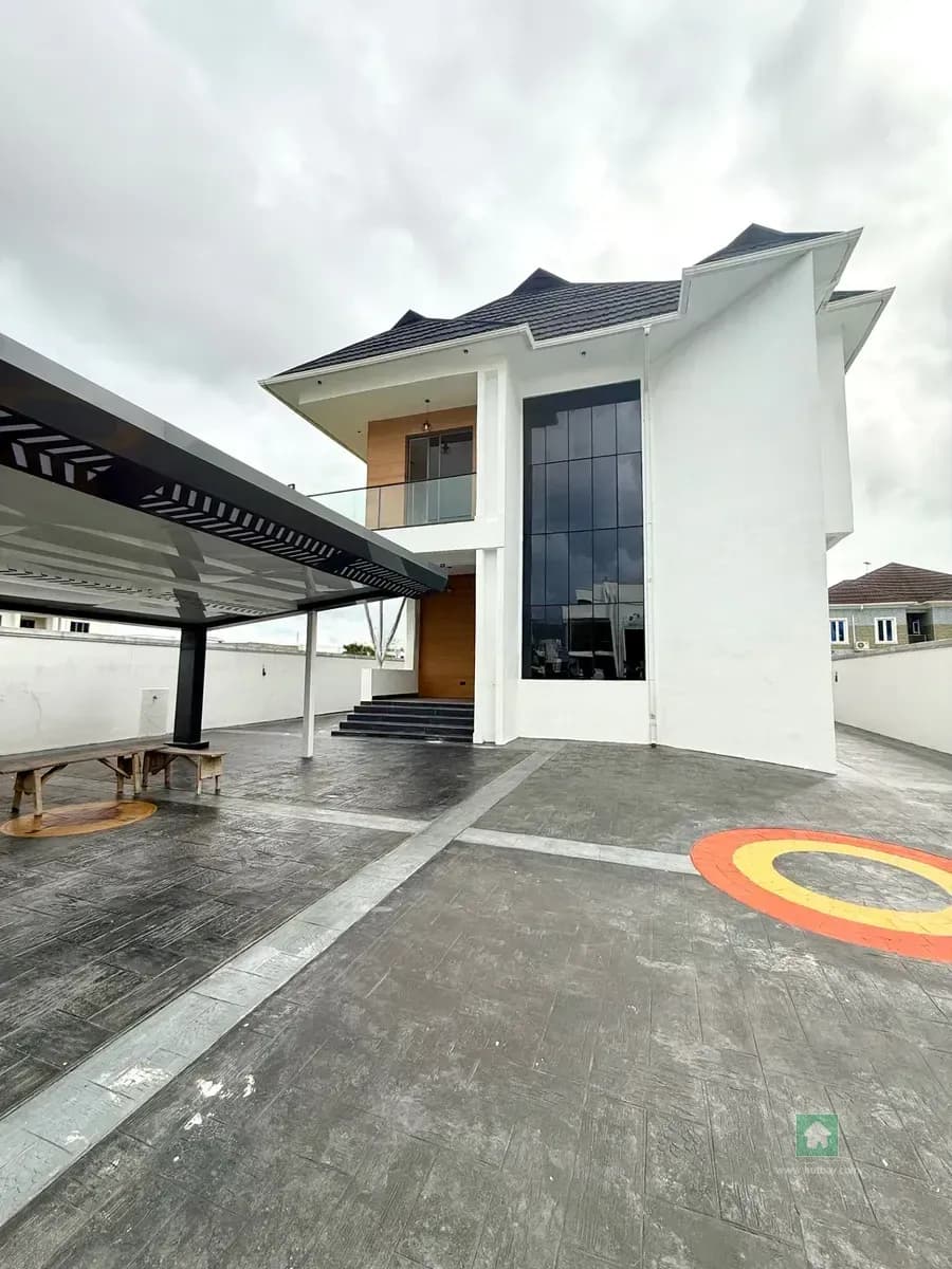 Spacious 5-Bedroom Detached Home in Secure Sangotedo Estate
