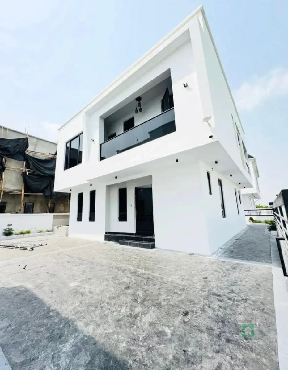 Spacious 4-Bedroom Detached Duplex with Pool in Sangotedo