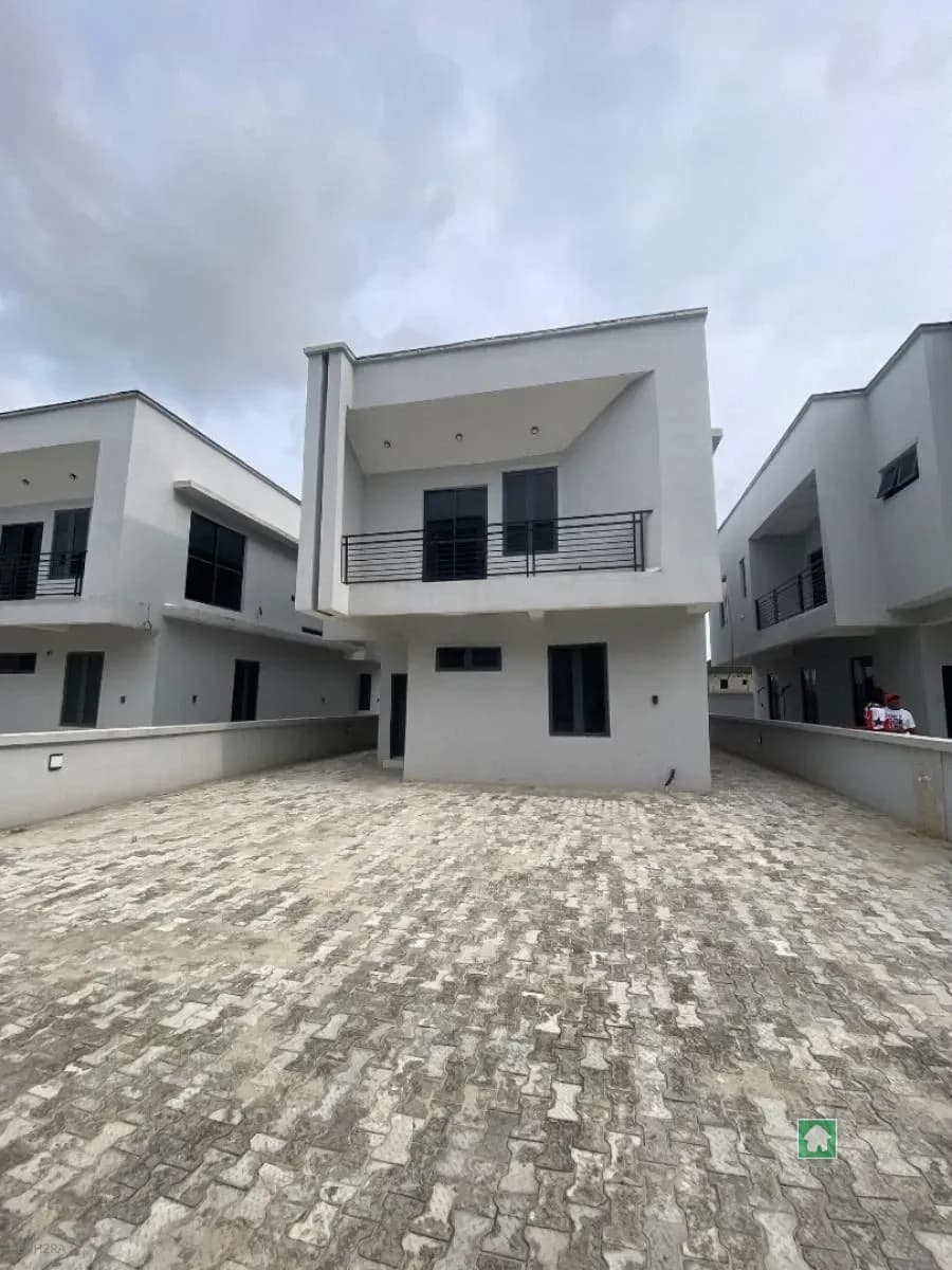Detached 4-Bedroom Duplex with Pool and Gym in Sangotedo