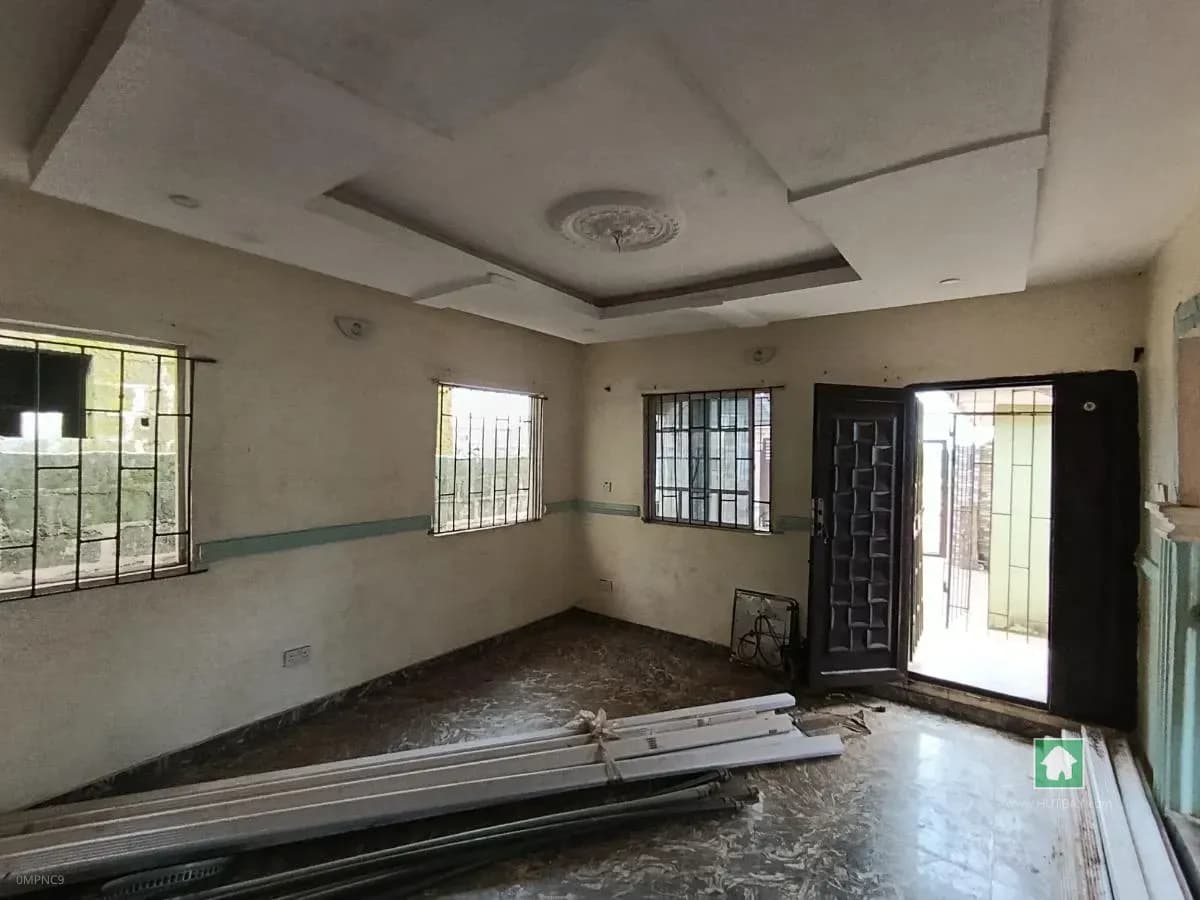 Spacious 3-Bedroom Flat in Prime Location of Ipaja