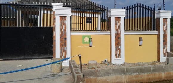 Decent 2Bed Plus Mini At Ayobo Ipaja Road Lagos