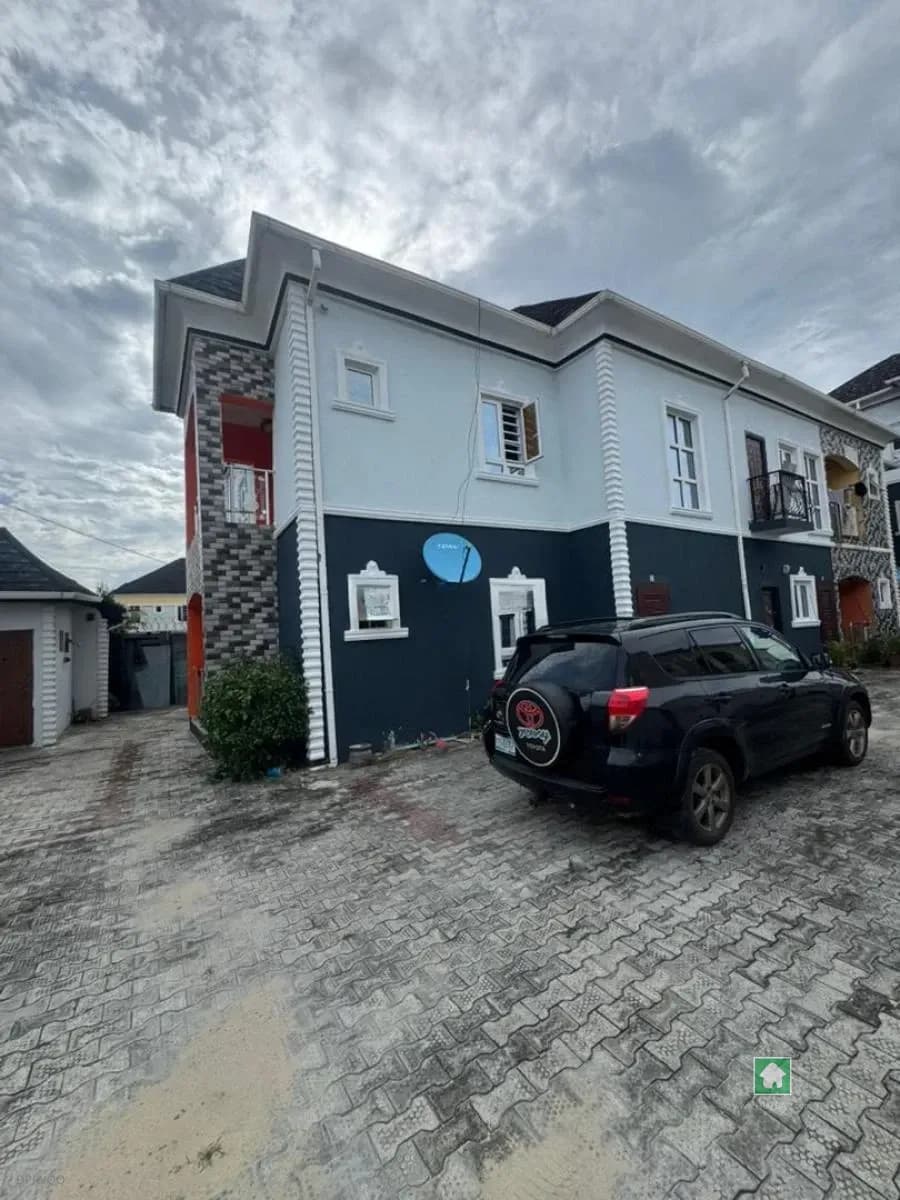 Contemporary 2 Bedroom Flat in Sangotedo