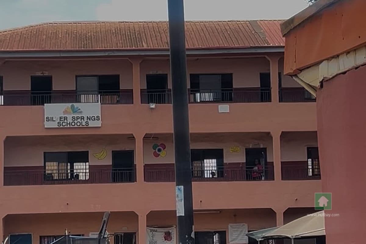 a massive School with enough class rooms