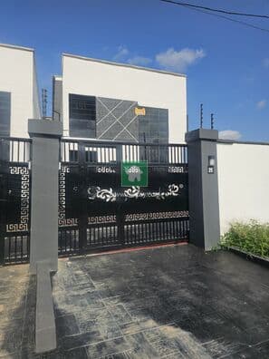 Newly Built 4Bed Plus Ba