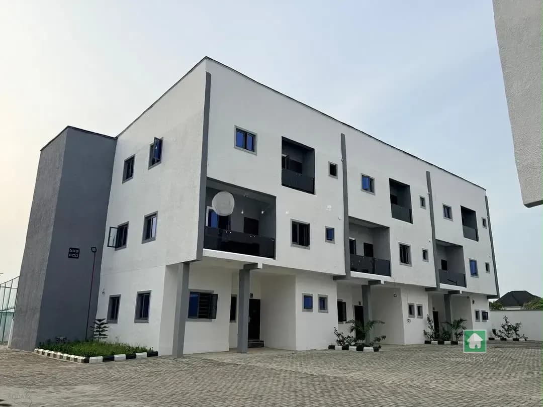 Comfortable 4 Bedroom Terrace in Sangotedo, Ajah